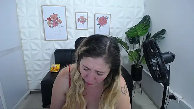 Valentinaa mature online show from 18, 2, 2025