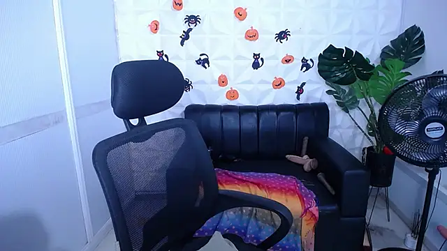 Snapshot of Valentinaa_mature chatting on 10, 10, 2025 Valentinaa mature online show from 10, 10, 2025