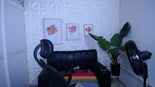 Snapshot of Valentinaa_mature chatting on 8, 11, 2025 Valentinaa mature online show from 8, 11, 2025