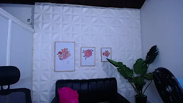 Snapshot of Valentinaa_mature chatting on 21, 11, 2025 Valentinaa mature online show from 21, 11, 2025