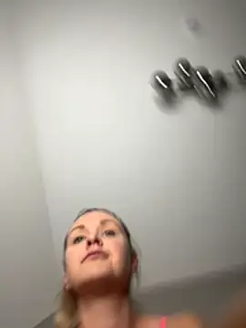 Bella-Tight online show from 8, 2, 2026