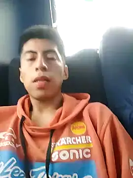 Snapshot of Alexander9827 chatting on 9, 1, 2025 Alexander9827 online show from 9, 1, 2025