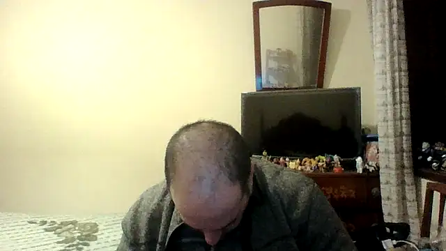 Snapshot of sstrasser chatting on 5, 1, 2025 sstrasser online show from 5, 1, 2025