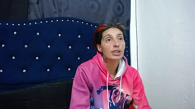 Snapshot of anyu1306 chatting on 5, 1, 2025 anyu1306 online show from 5, 1, 2025