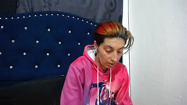 Snapshot of anyu1306 chatting on 6, 1, 2025 anyu1306 online show from 6, 1, 2025