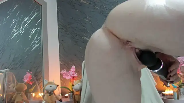 Rayanablackandwhite online show from 21, 10, 2025