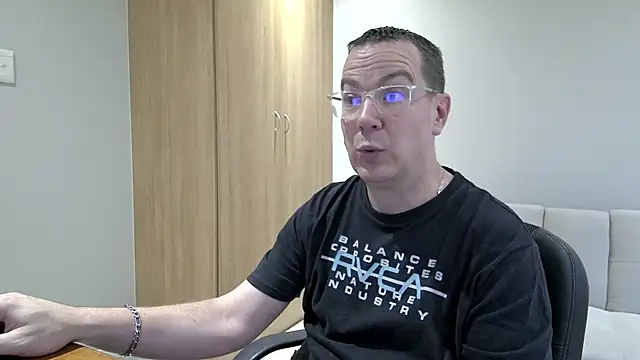 BrettJ81 online show from 16, 10, 2025