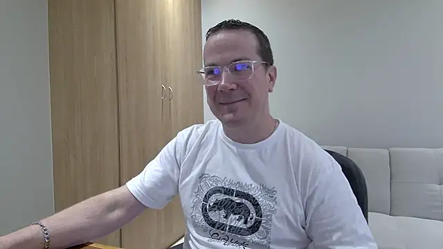 BrettJ81 online show from 10, 11, 2025