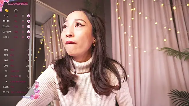 Snapshot of 1reisatumi_ chatting on 28, 11, 2025 1reisatumi online show from 28, 11, 2025