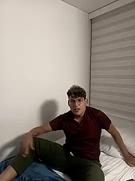 Snapshot of dom2travelersss chatting on 16, 1, 2025 dom2travelersss online show from 16, 1, 2025