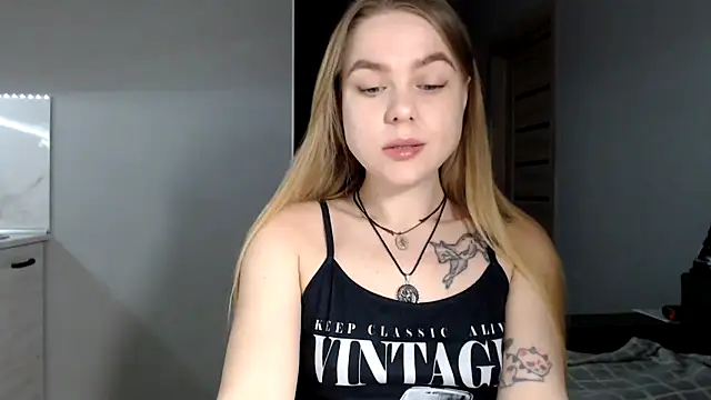 Snapshot of Sunbeam_ chatting on 12, 3, 2026 Sunbeam online show from 12, 3, 2026