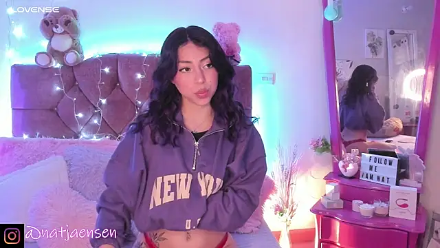 Snapshot of natalie_jaensen chatting on 12, 12, 2024 natalie jaensen online show from 12, 12, 2024