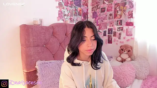 Snapshot of natalie_jaensen chatting on 14, 2, 2025 natalie jaensen online show from 14, 2, 2025