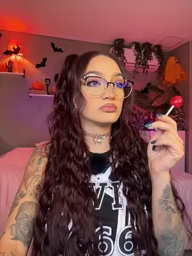 Snapshot of DaniDusan_ chatting on 28, 10, 2025 DaniDusan online show from 28, 10, 2025