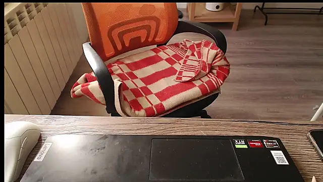 Snapshot of Cutie_peach chatting on 21, 10, 2025 Cutie peach online show from 21, 10, 2025